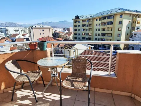 Prodaja, trosoban stan, 87m², Stari Aerodrom, Podgorica - image 13