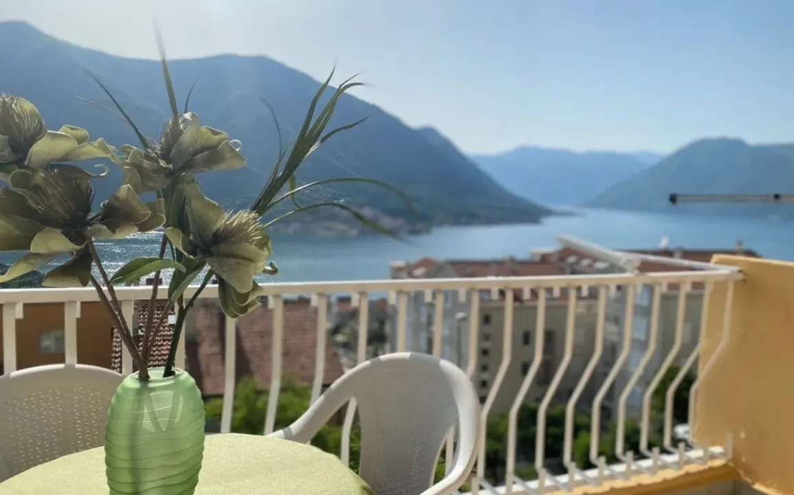 Sale, two bedroom apartment, 51m², Dobrota, Kotor