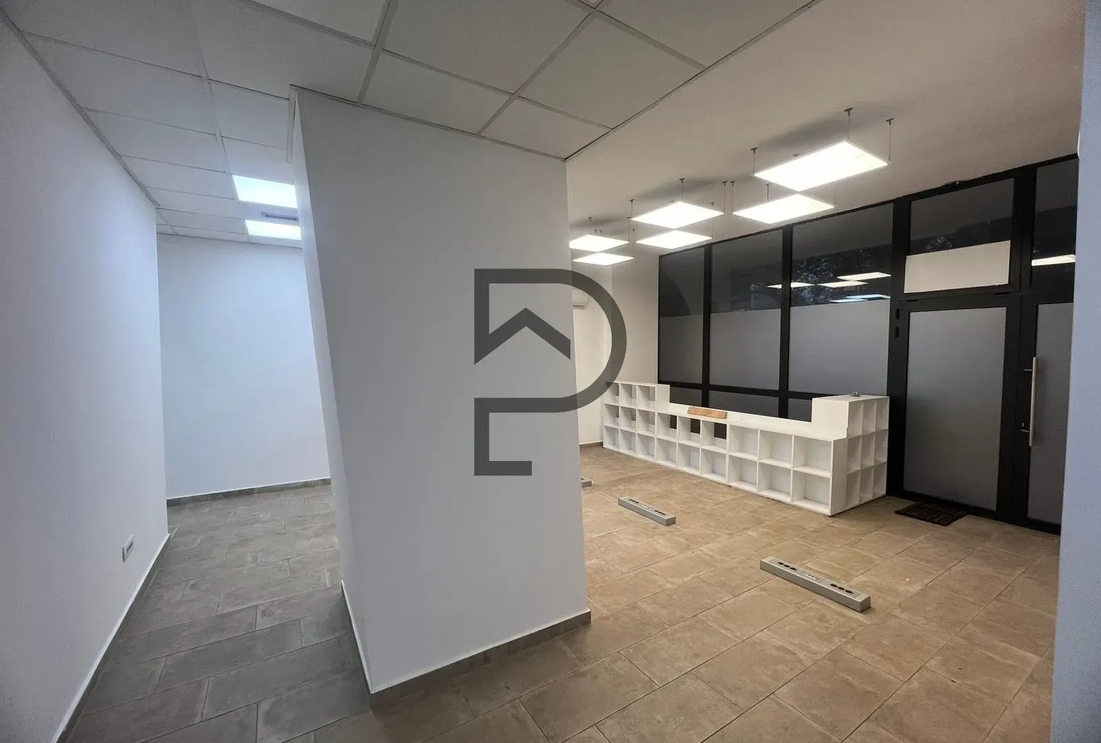 Rent, office space, 294m², Blok 6, Podgorica