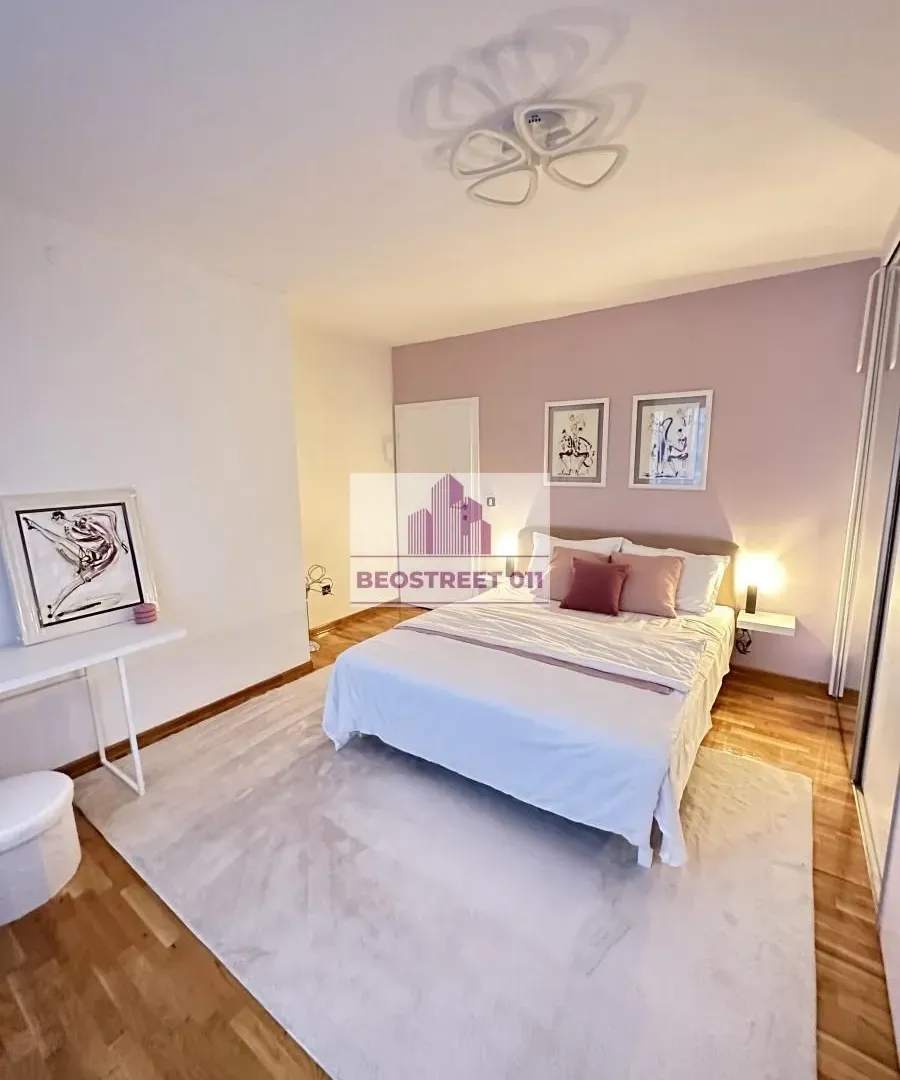 Prodaja, trosoban stan, 83m², Južni Bulevar, Vračar Sve Podlokacije