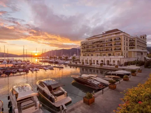Sale, three bedroom apartment, 252m², Porto Montenegro, Tivat - image 2