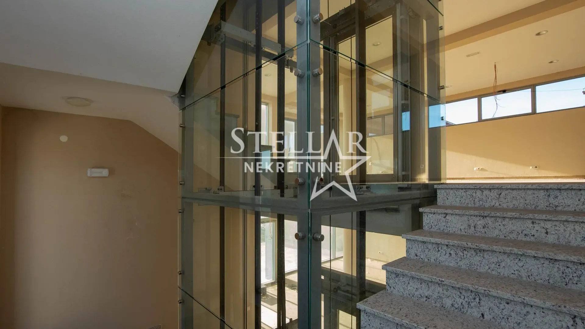 Rent, office space, 386m², Gornja Gorica, Podgorica