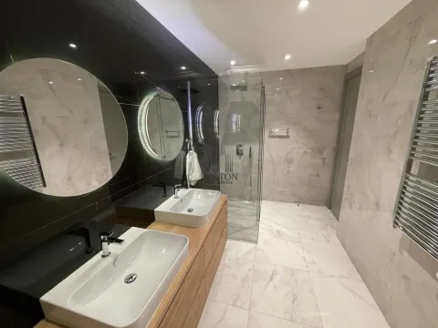 Izdavanje, dvosoban stan, 104m², Vračar, Šid - image 7