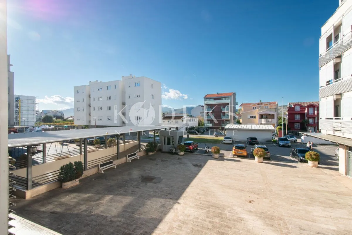 Izdavanje, jednosoban stan, 43m², Tološka šuma, Podgorica