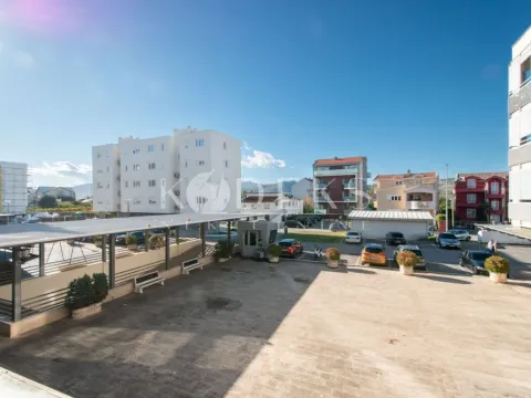 Izdavanje, jednosoban stan, 43m², City Kvart, Podgorica - image 10