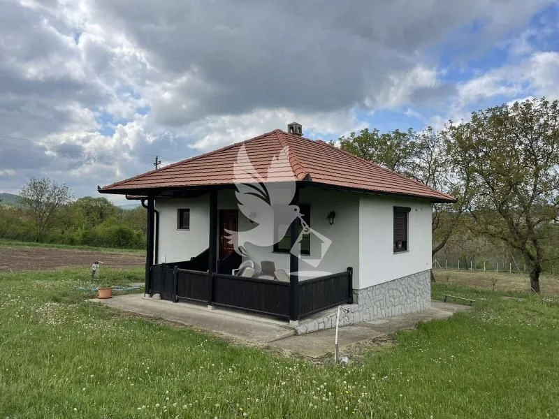 Prodaja, kuća, 226m², Centar, Topola