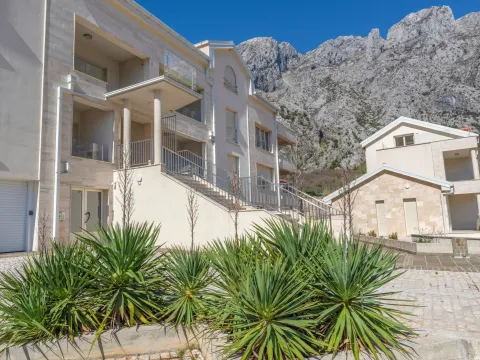 Prodaja, stan, 120m², Kotor, Crna Gora - image 4