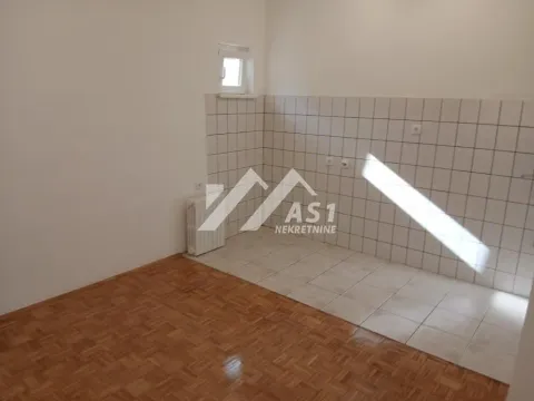 Izdavanje, trosoban stan, 61m², Centar, Novi Sad - image 3