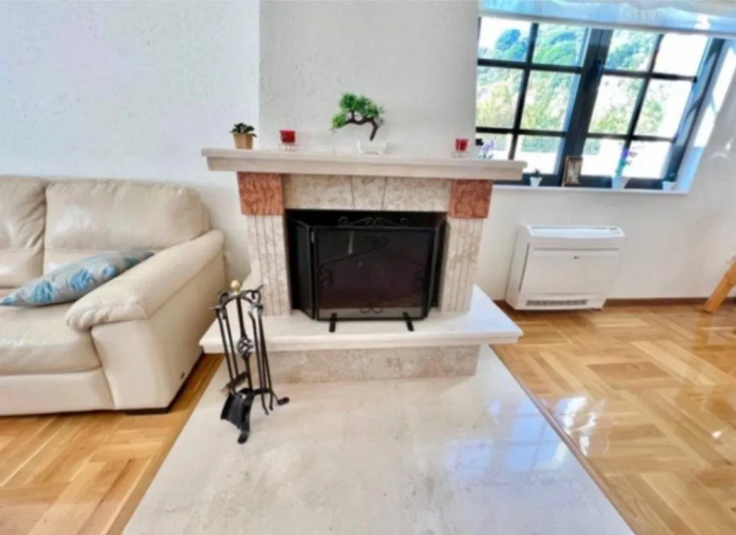 Izdavanje, kuća, 400m², Markovići, Budva