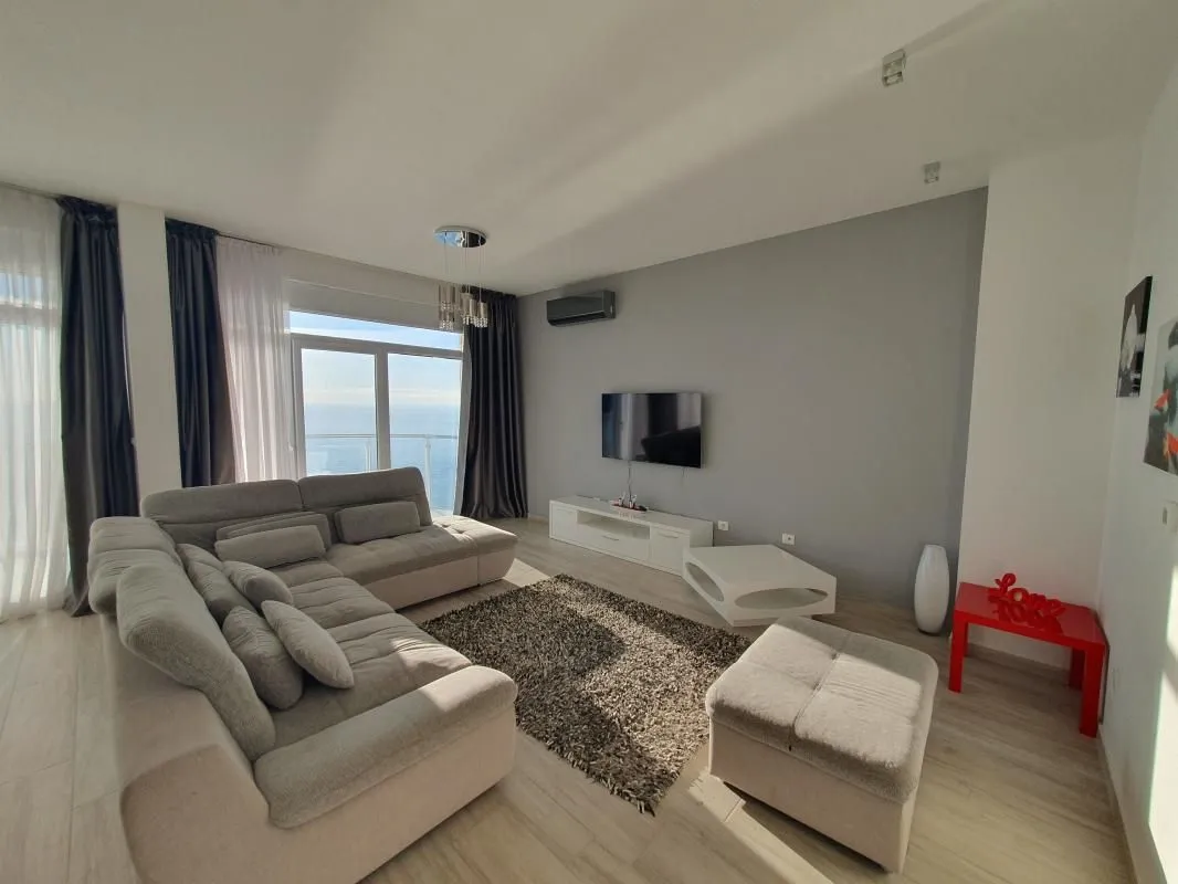 Sale, four bedroom apartment, 201m², Dobra Voda, Budva