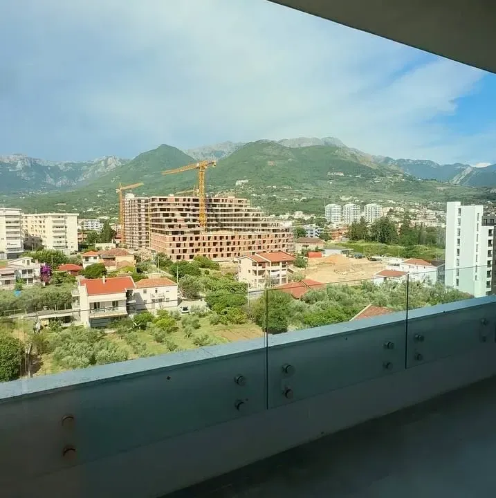 Prodaja, dvosoban stan, 93m², Centar, Bar