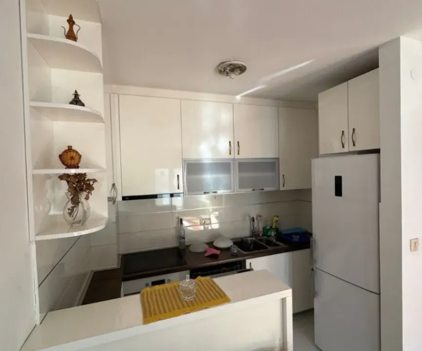 Izdavanje, jednosoban stan, 40m², Stari Aerodrom, Podgorica