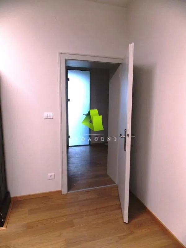Rent, office space, 73m², Medijana, Niš