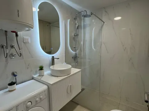 Sale, two bedroom apartment, 74m², Bečići, Budva - image 11