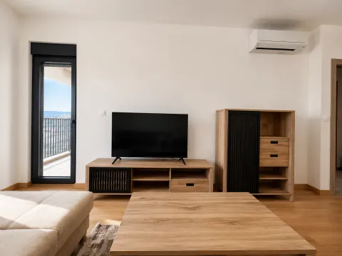 Izdavanje, jednosoban stan, 45m², City Kvart, Podgorica - image 2