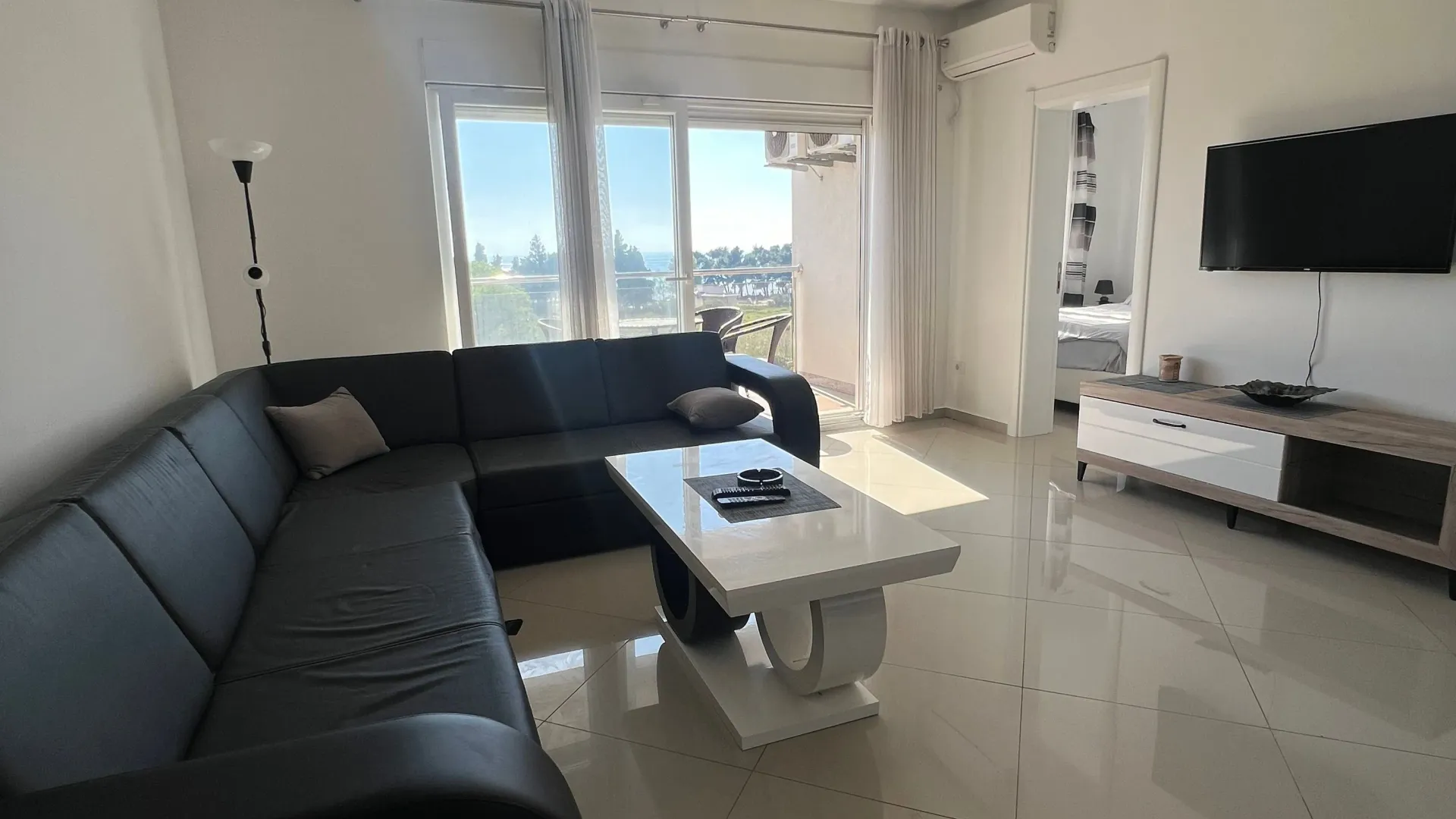 Izdavanje, dvosoban stan, 84m², Šušanj, Bar