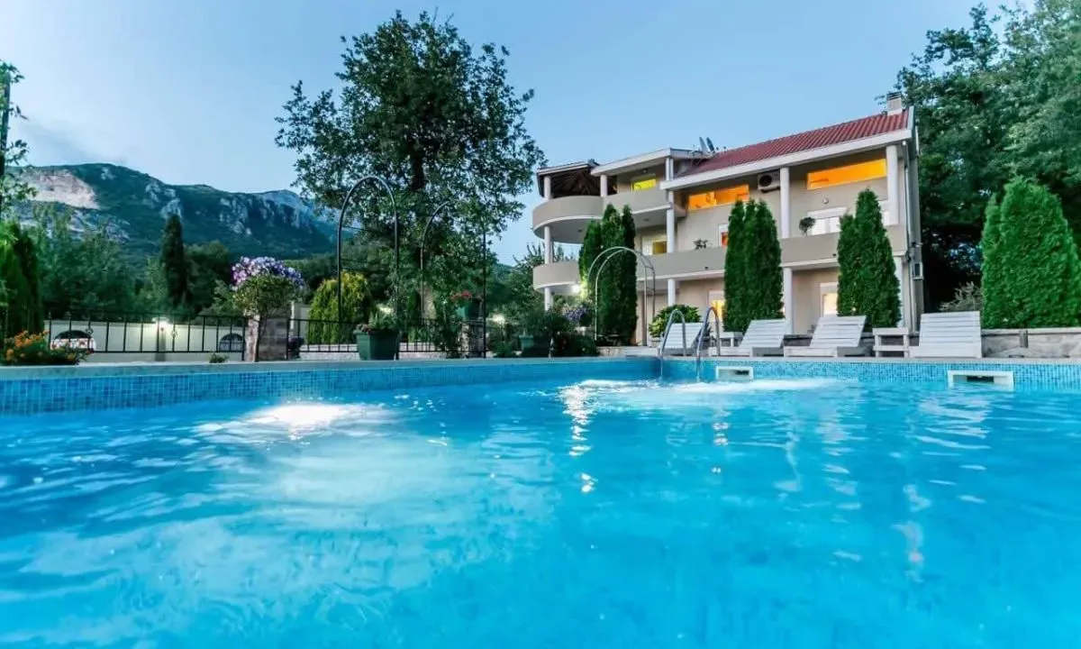 Prodaja, kuća, 398m², Podi, Herceg Novi