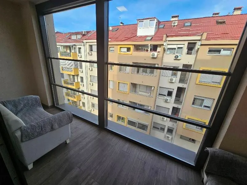 Izdavanje, četvorosoban stan, 111m², Vračar Centar, Vračar Sve Podlokacije