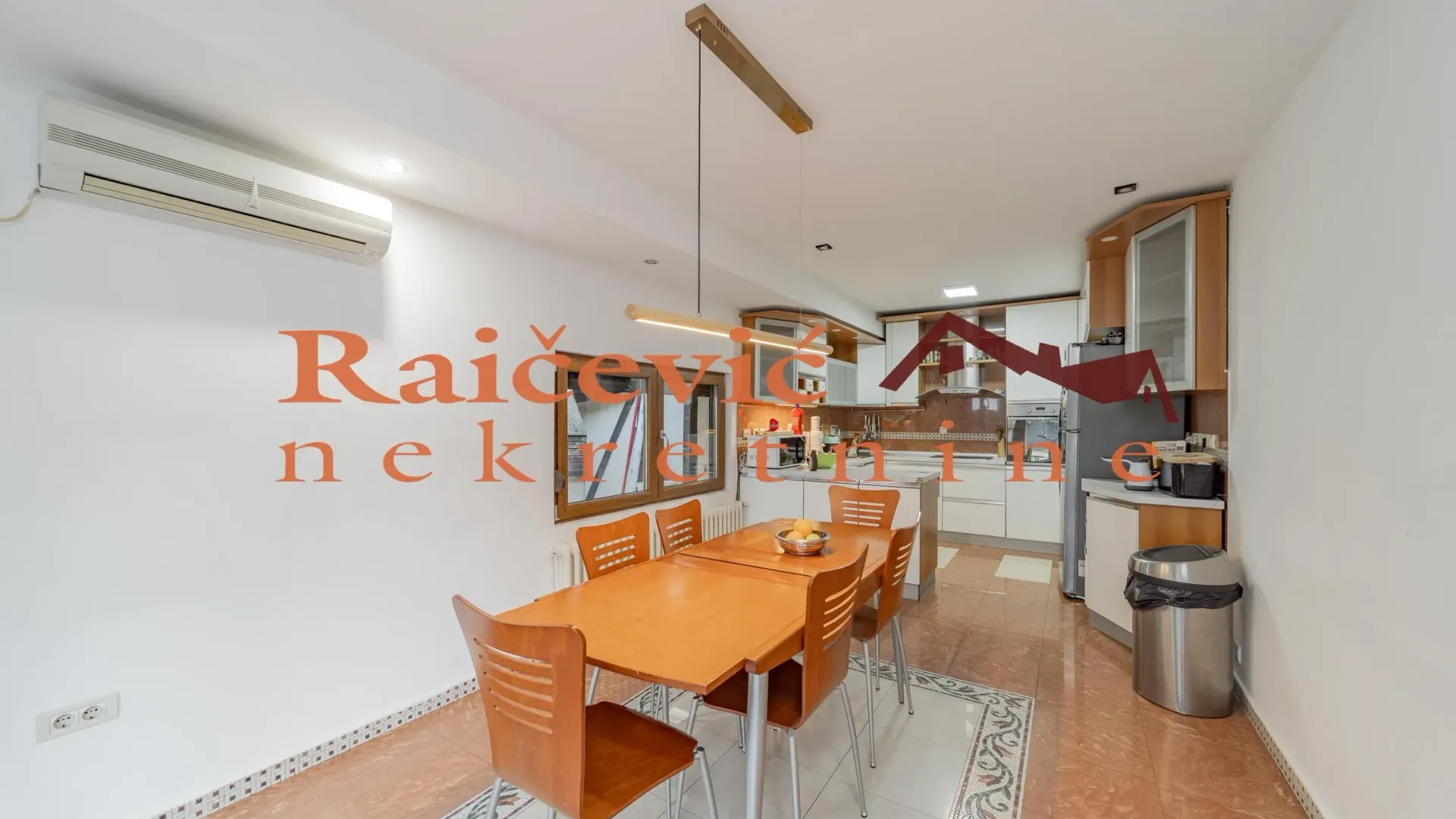 Izdavanje, kuća, 110m², Savski Venac, Beograd