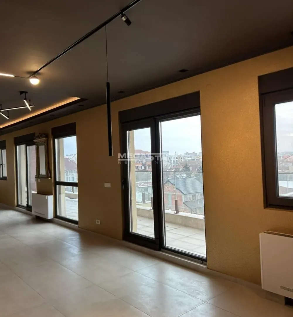 Prodaja, četvorosoban stan, 162m², Pančevo, Srbija