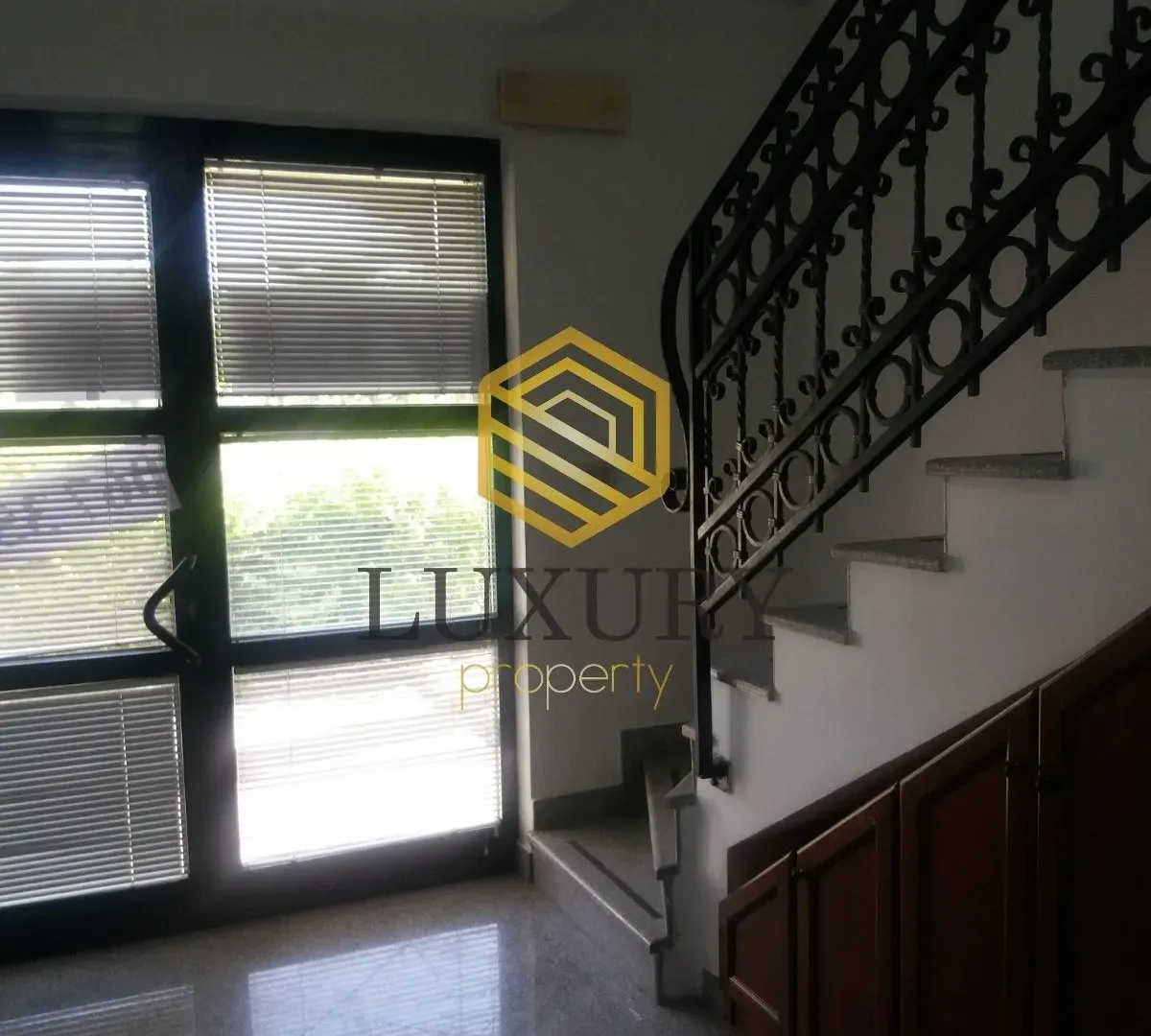 Rent, office space, 53m², Pobrežje, Podgorica