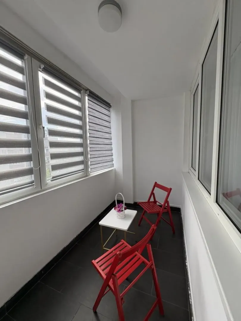 Izdavanje, trosoban stan, 70m², Novi Beograd Blok 1 Fontana, Novi Beograd Sve Podlokacije