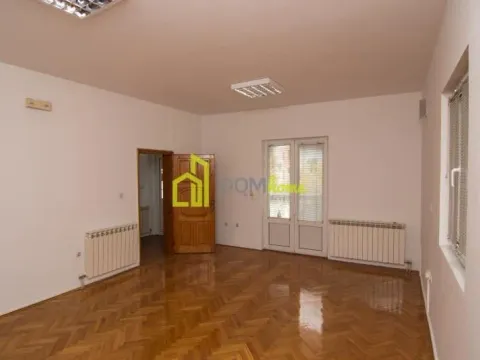 Izdavanje, kuća, 400m², Momišići, Podgorica - image 5