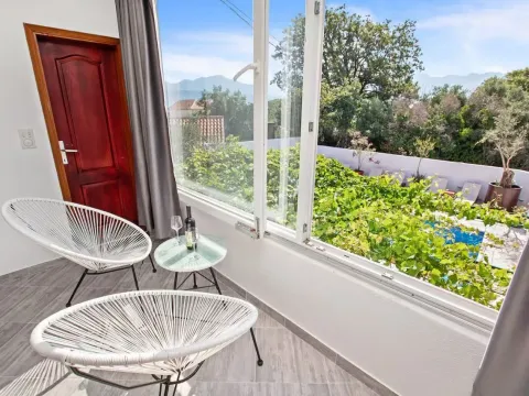 Rent, house, 110m², Tivat, Crna Gora - image 43