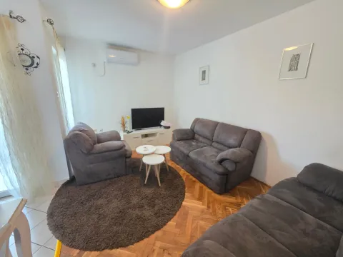 Rent, two bedroom apartment, 70m², Stari Aerodrom, Podgorica - image 3