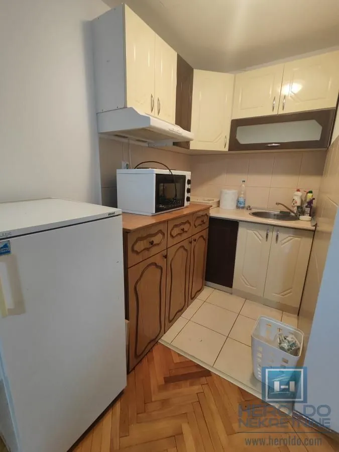 Izdavanje, trosoban stan, 71m², Centar, Jagodina