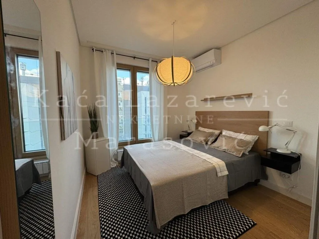 Rent, two bedroom apartment, 47m², Kalenić Pijaca, Vračar Sve Podlokacije