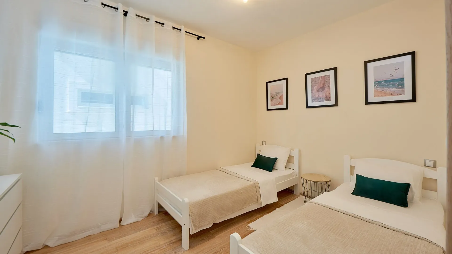 Sale, two bedroom apartment, 75m², Dobrota, Kotor