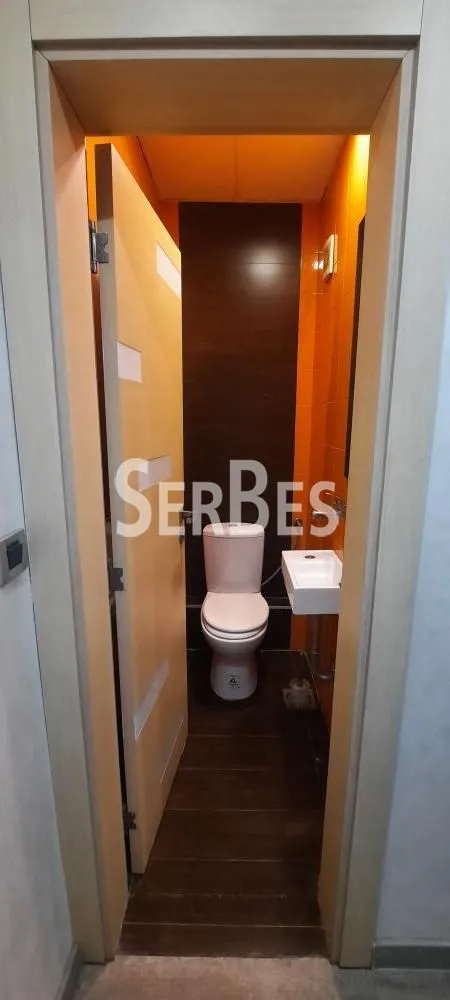 Izdavanje, četvorosoban stan, 123m², Centar, Novi Sad
