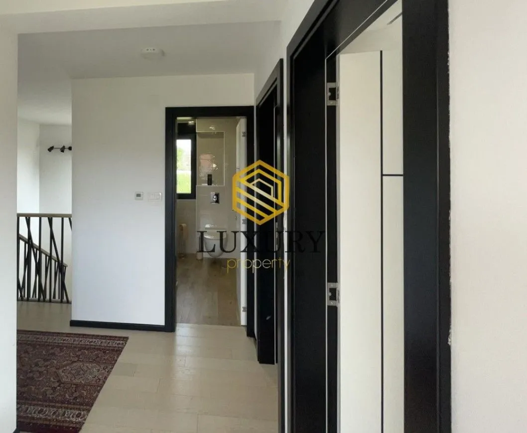 Rent, house, 300m², City Kvart, Podgorica