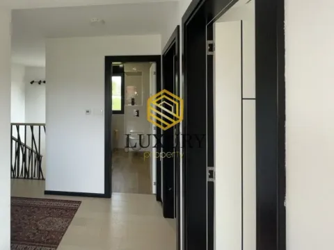 Izdavanje, kuća, 300m², City Kvart, Podgorica - image 7