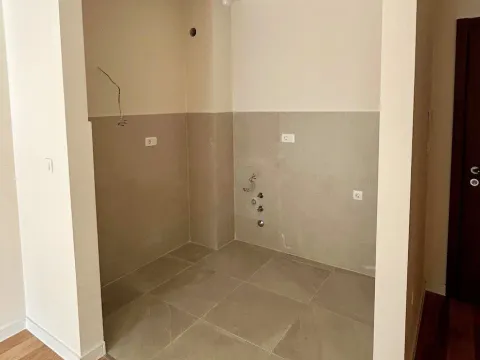 Rent, apartment, 43m², Central Point, Podgorica - image 4