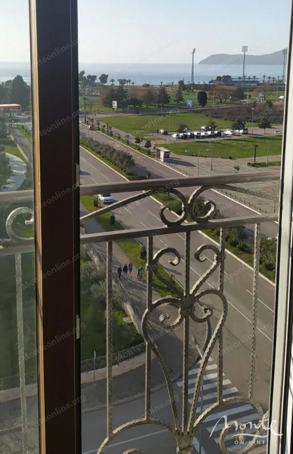 Sale, apartment, 104m², Centar, Bar