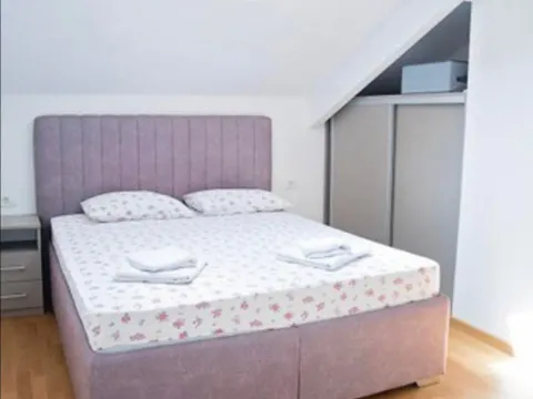 Izdavanje, dvosoban stan, 70m², Pobrežje, Podgorica - image 6