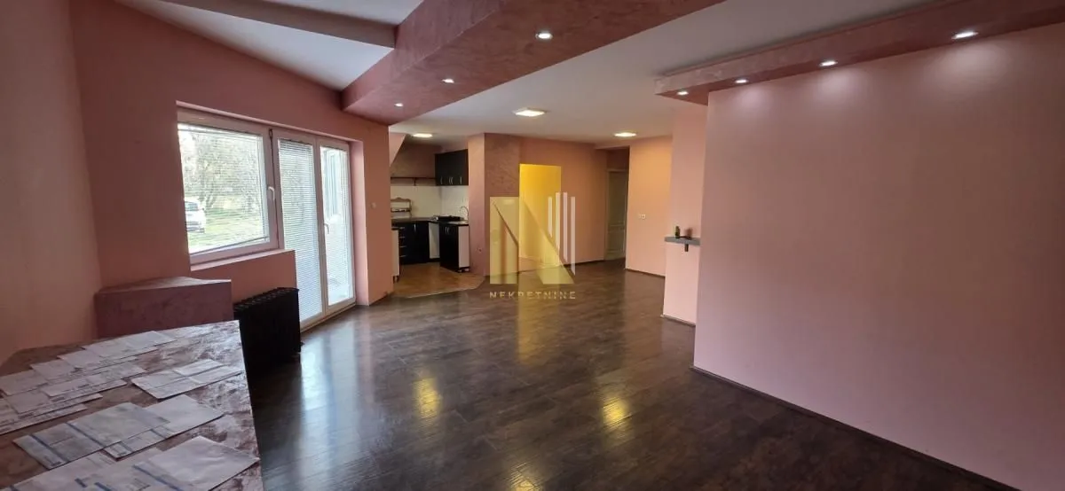 Prodaja, kuća, 312m², Novi Sad, Srbija