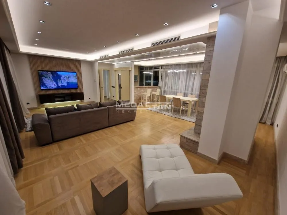 Rent, four bedroom apartment, 148m², Savski Venac, Beograd
