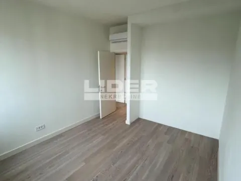 Sale, four bedroom apartment, 111m², Savski Venac, Beograd - image 12