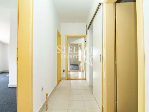 Izdavanje, poslovni prostor, 120m², Stari Aerodrom, Podgorica - image 5