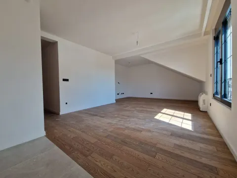 Prodaja, stan, 96m², Tivat, Crna Gora - image 1