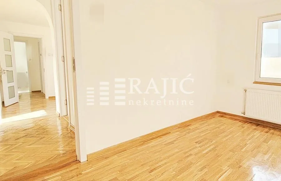 Prodaja, dvosoban stan, 60m², Voždovac Sve Podlokacije, Beograd