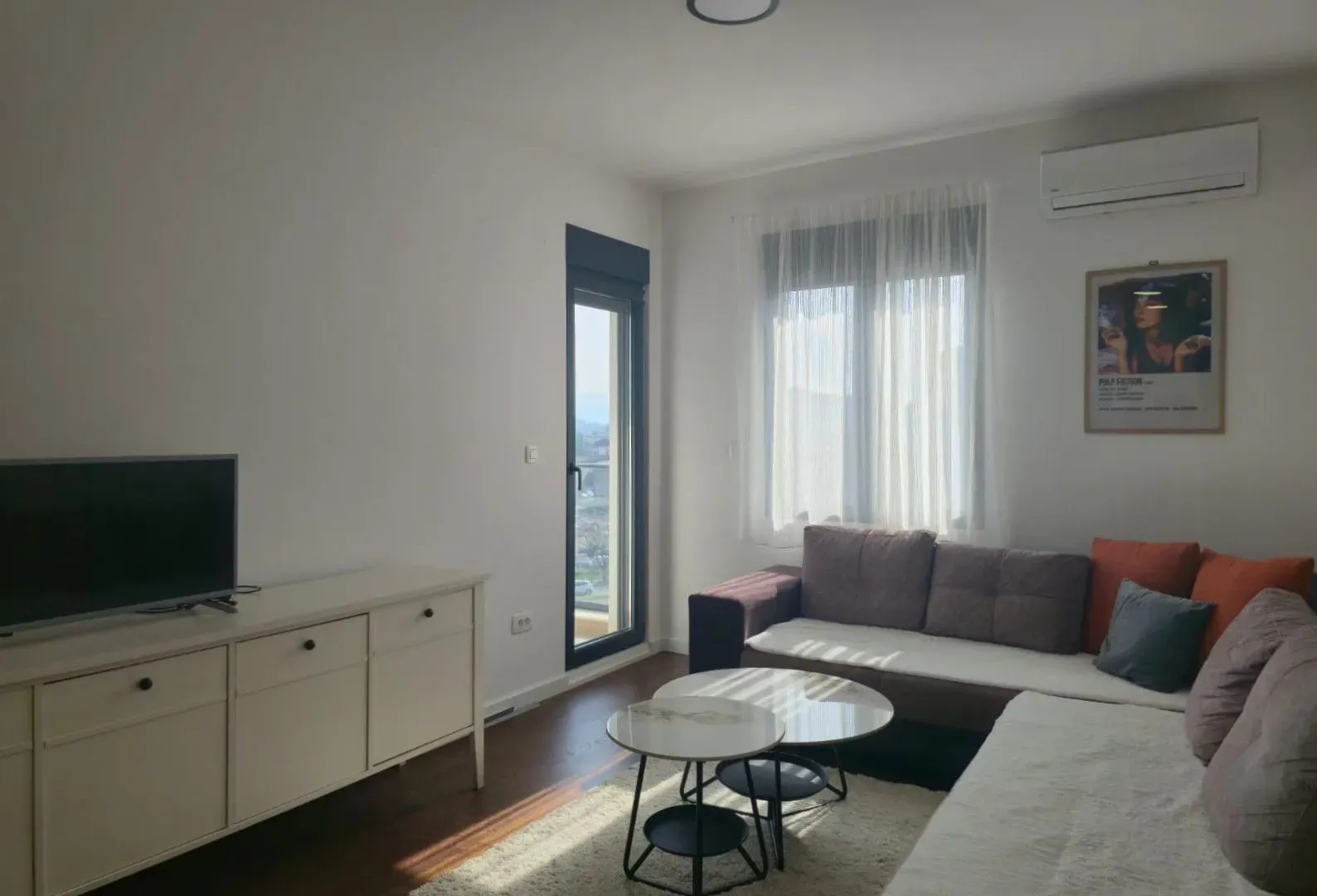 Izdavanje, jednosoban stan, 44m², Central Point, Podgorica