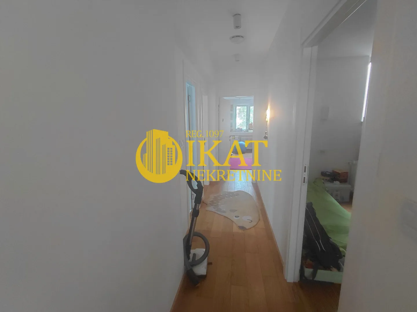 Prodaja, trosoban stan, 91m², Vračar Centar, Vračar Sve Podlokacije