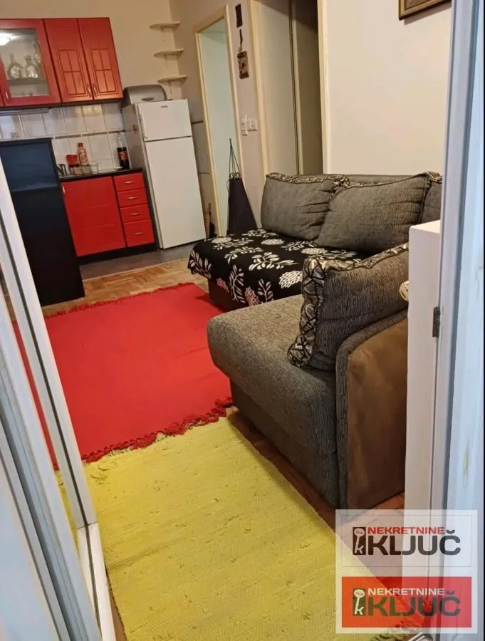 Izdavanje, jednosoban stan, 40m², Grbavica, Novi Sad Sve Podlokacije