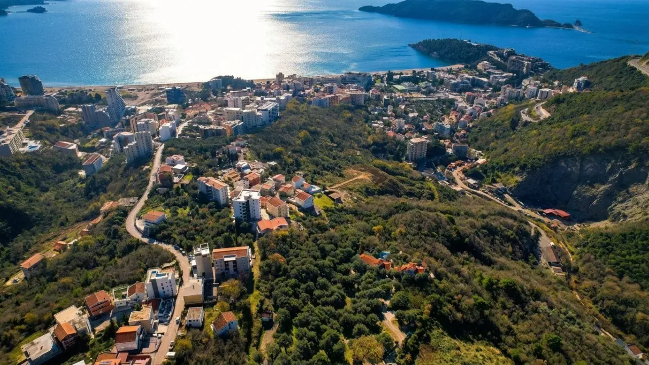 Sale, land lot, 990m², Bečići, Budva