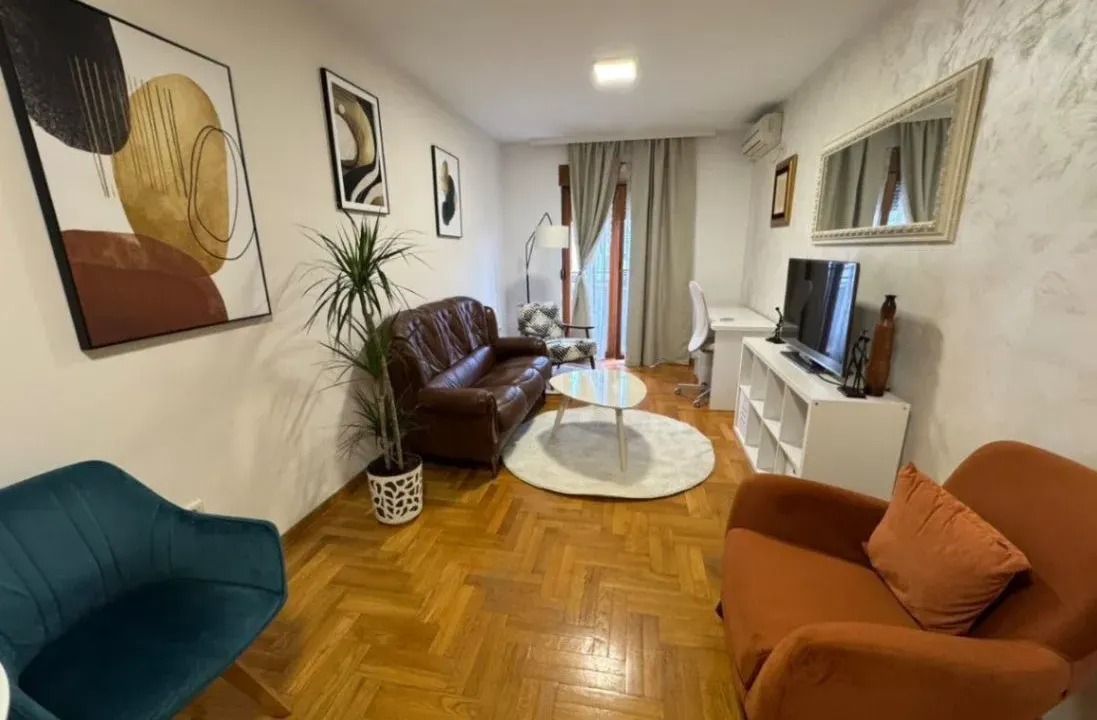 Izdavanje, jednosoban stan, 45m², Preko Morače, Podgorica