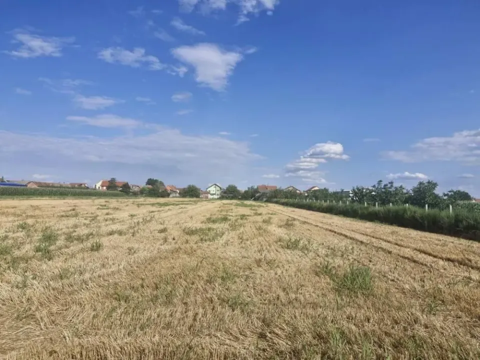 Sale, land lot, 4100m², Batajnica, Beograd
